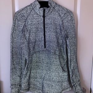 Lululemon reflective 1/2 zip size 6